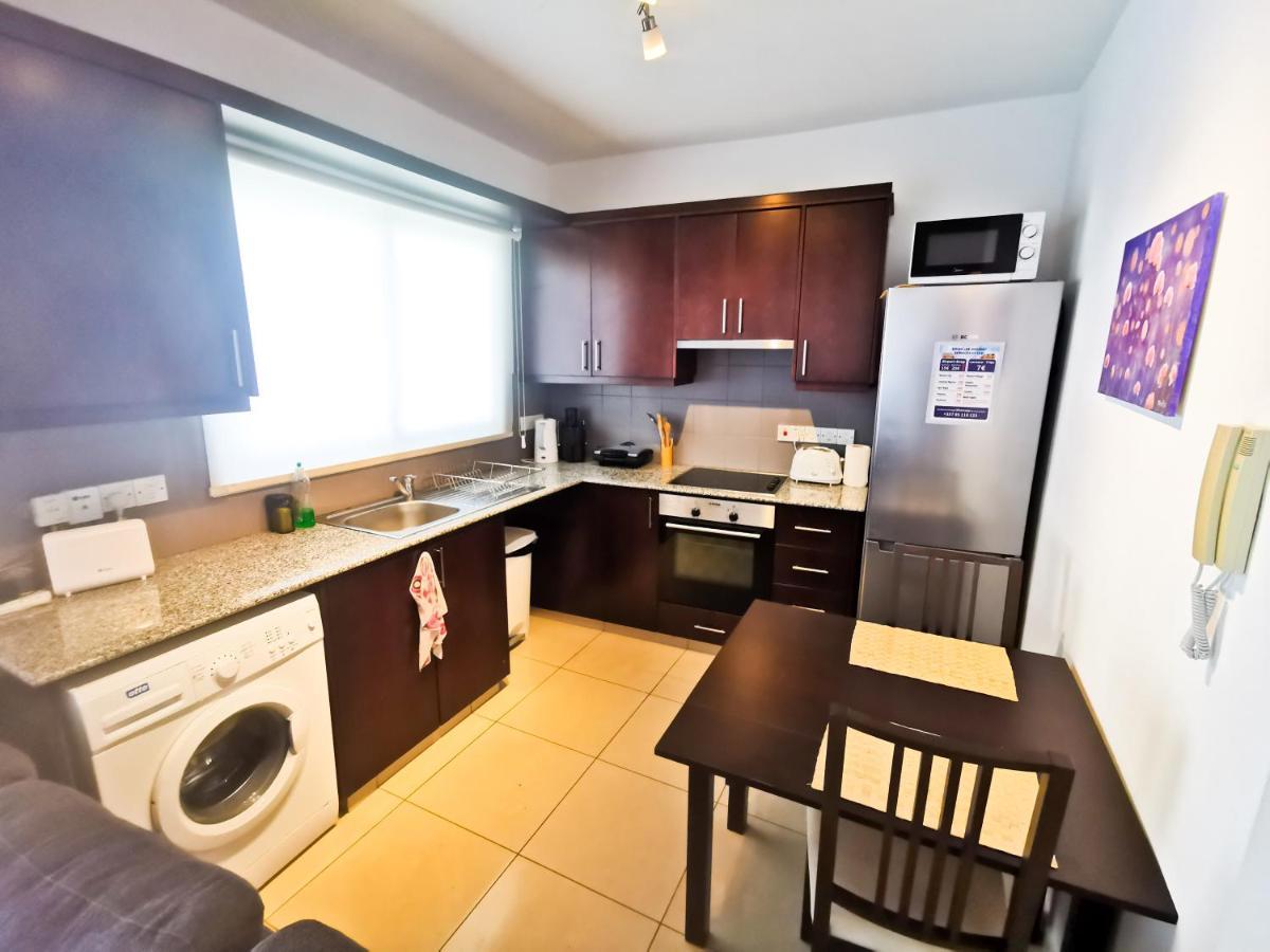 Promenade Breeze City Apartment Larnaca Buitenkant foto