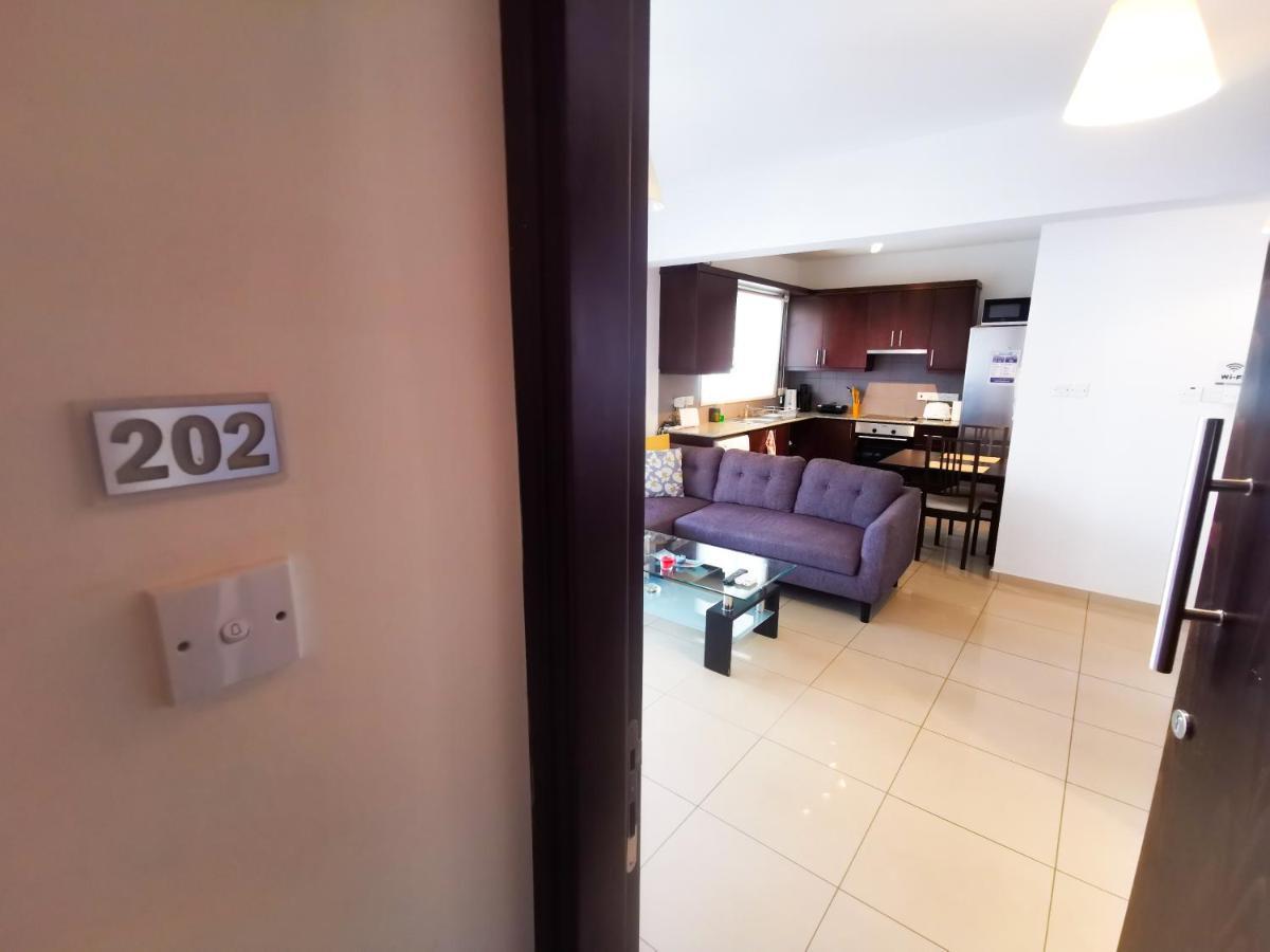 Promenade Breeze City Apartment Larnaca Buitenkant foto