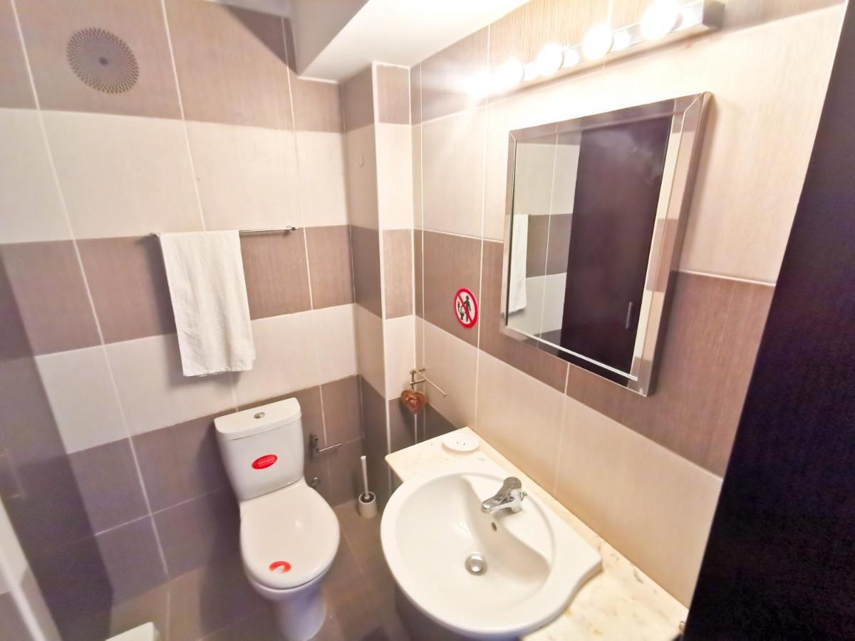 Promenade Breeze City Apartment Larnaca Buitenkant foto